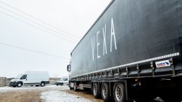 Prelată cu inserție anti-vandal